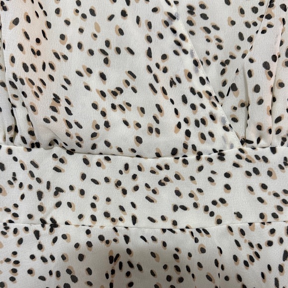 Elegant Cream Patterned Dress - Picture 2 of 5